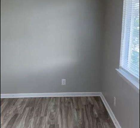 3rd image of 1600 Puryear Dr NW