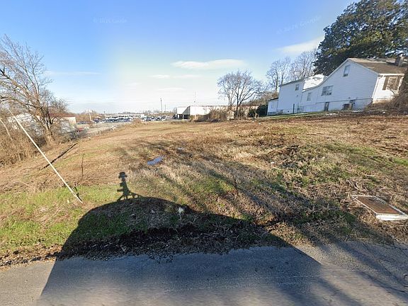 2nd image of 316 Lellyett St