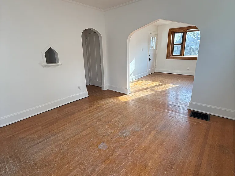 3524 Saint Martins Pl #1 — Photo 8