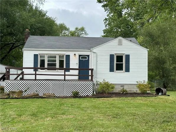 4664 Kennedy Rd, Lowellville, OH 44436