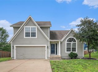 1975 W Ferrel Dr, Olathe, KS 66062