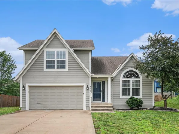 1975 W Ferrel Dr, Olathe, KS 66062