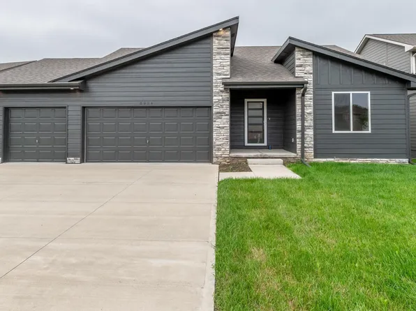 8954 S 21st St, Bellevue, NE 68147