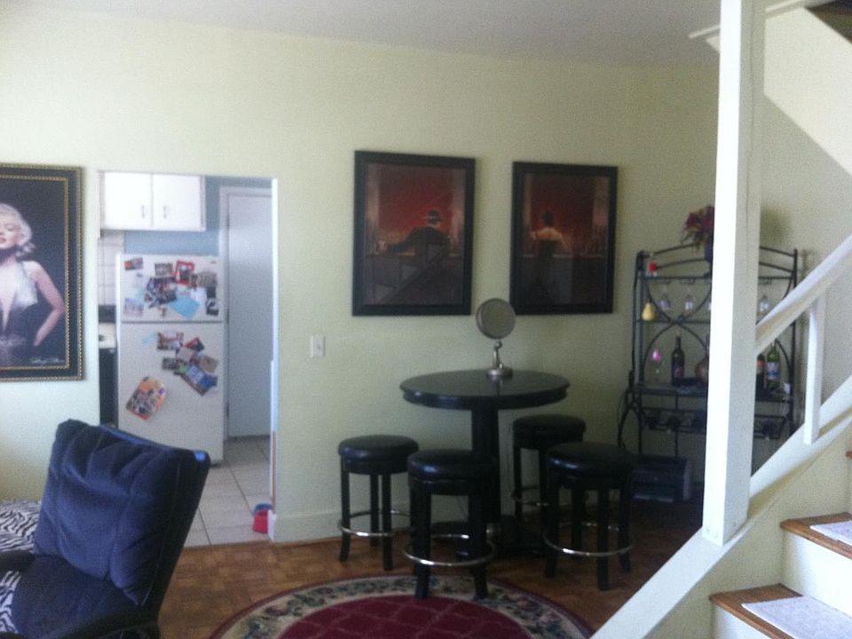 2nd image of 1211 S Elgin Ave