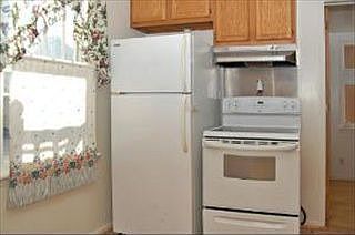 3rd image of 215 E Grand Ave