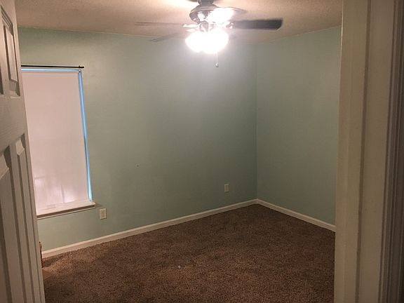 4th image of 2732 Faringdon Dr