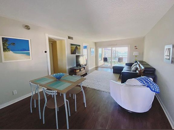 2nd image of 6145 Sun Blvd #201-B