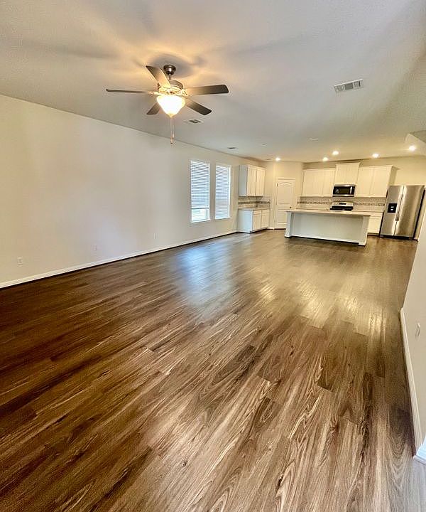 2nd image of 106 Buckthorn Dr