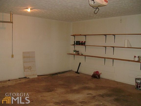 4th image of 3182 Beaver Dr