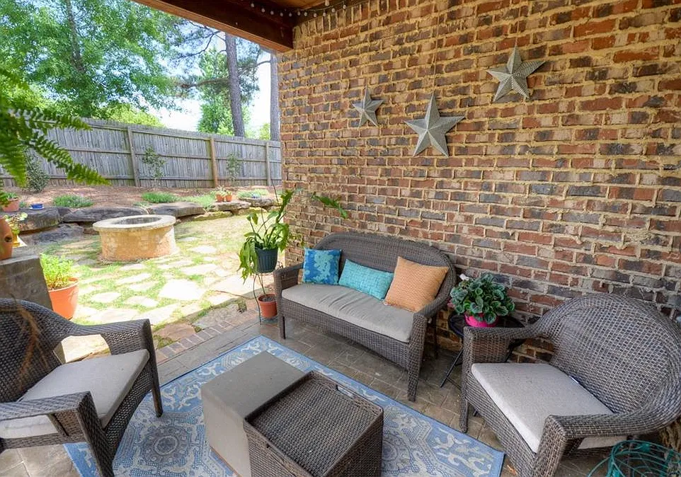 4 bed, 2686 sqft, $2,650 — Photo 3