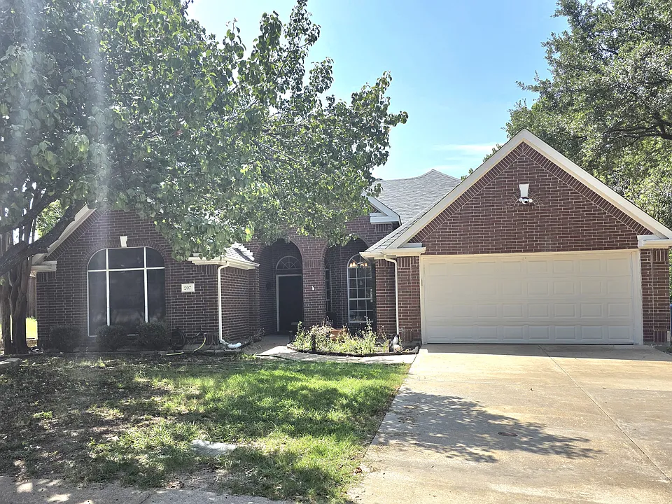 207 Julian Dr