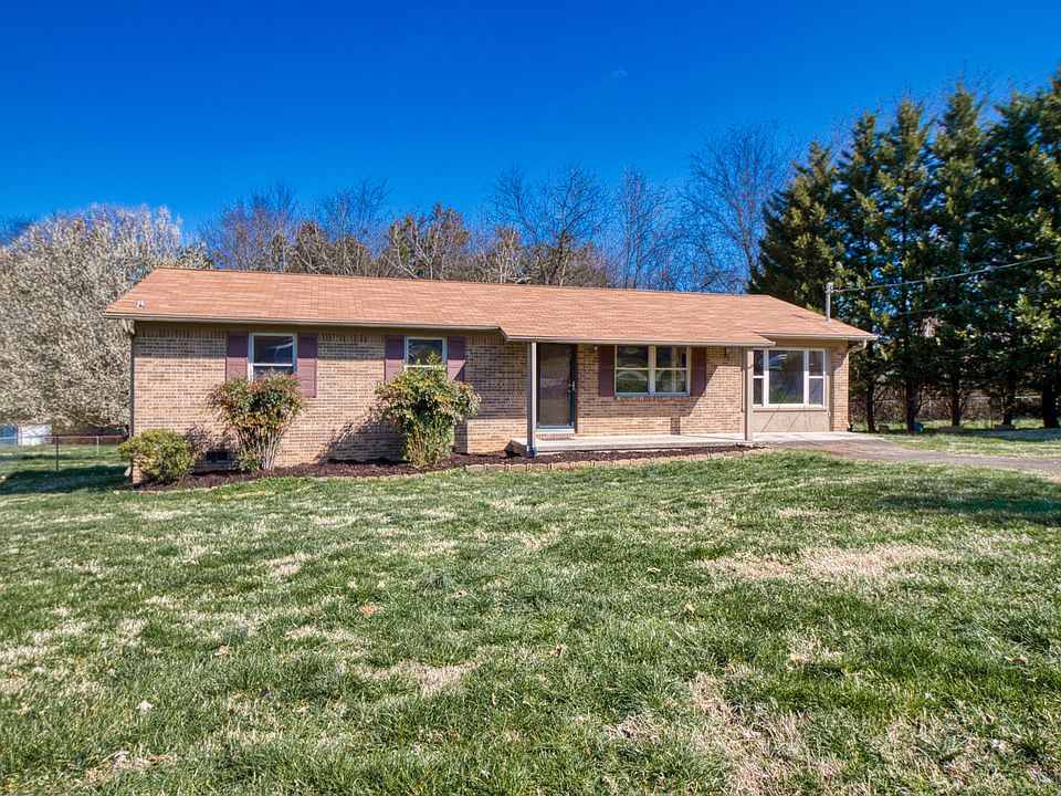 1st image of 803 Willowbrook Ln