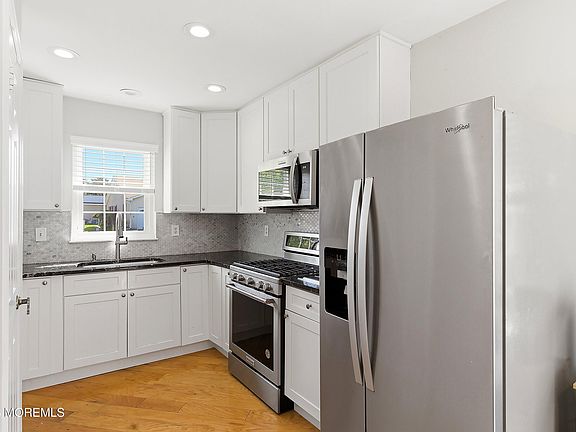 2nd image of 122 Mansfield Drive