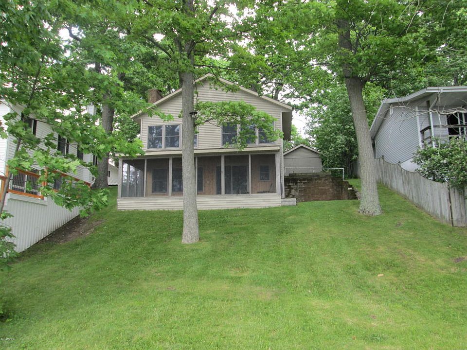 1st image of 611 Woodland Dr