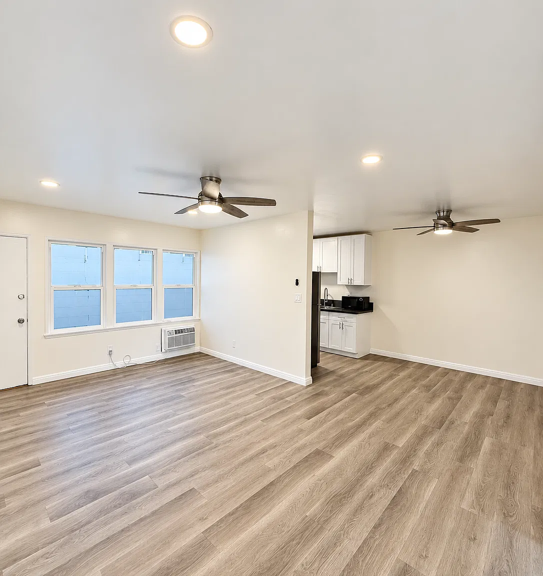 7534 Norton Ave — Photo 2