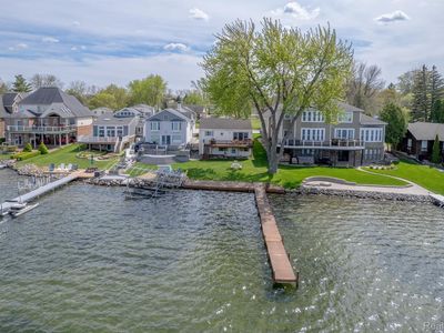 2414 Cranewood Dr, Fenton, MI, 48430