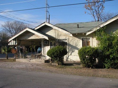 3rd image of 1014 N Gevers St