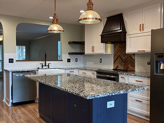5th image of 10502 Marengo Ln
