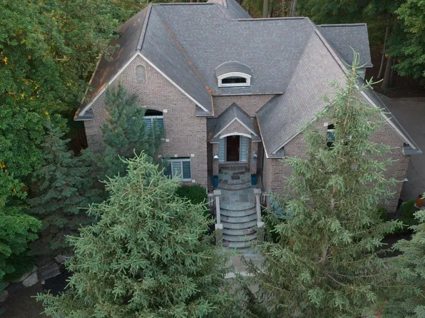 21480 Lujon Ct, Northville, MI 48167