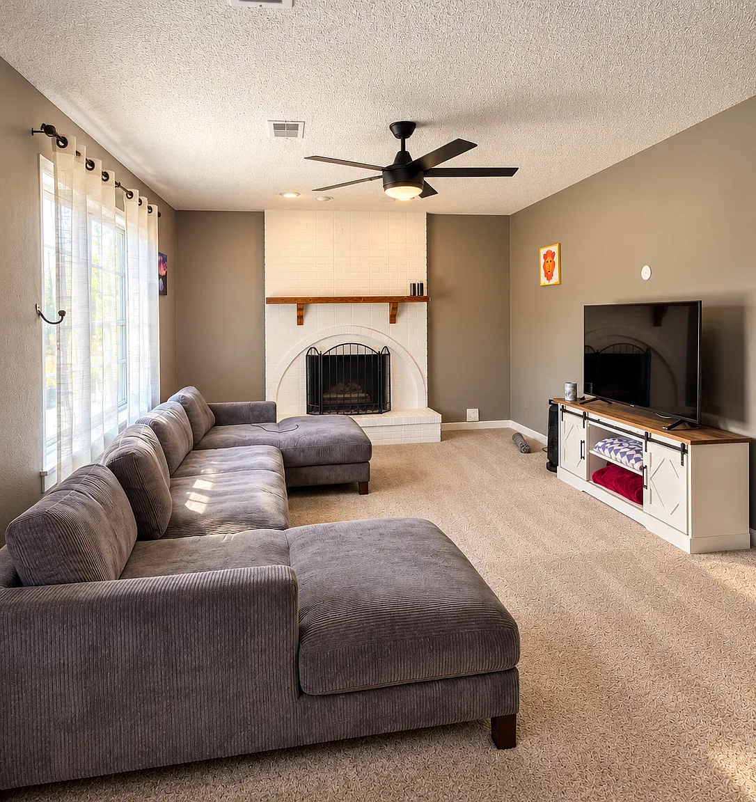 5 bed, 2882 sqft, $750 — Photo 2