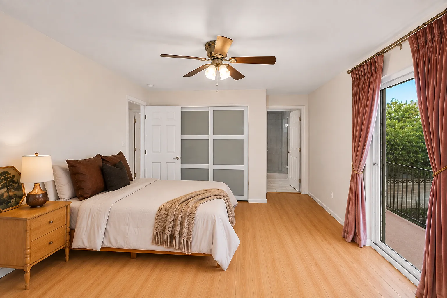 3 bed, 2.5 bath, 2105 sqft, $3,150 — Photo 4