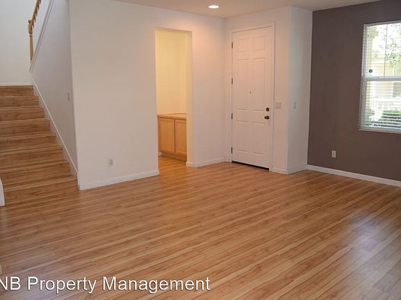 5th image of 470 Wapello Cir