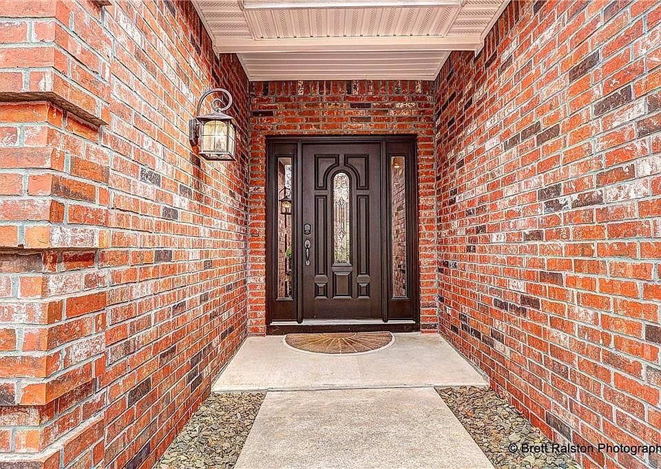 1st image of 24 Aveton Ln