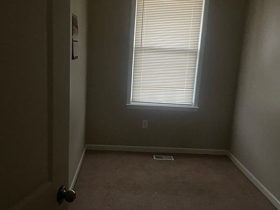 5th image of 4218 Lois St