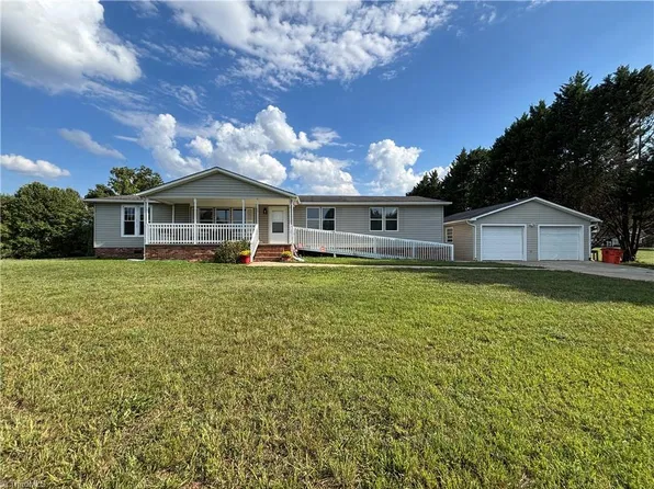 150 Springfield Rd, Pilot Mountain, NC 27041