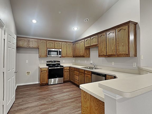 4th image of 2653 Mountain Lion Dr