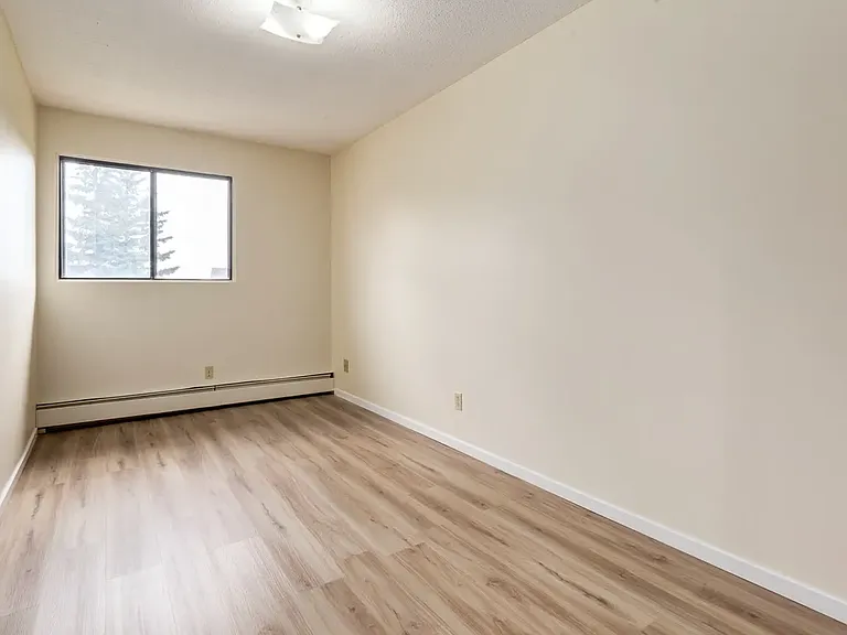 10500 45th Ave NW — Photo 35