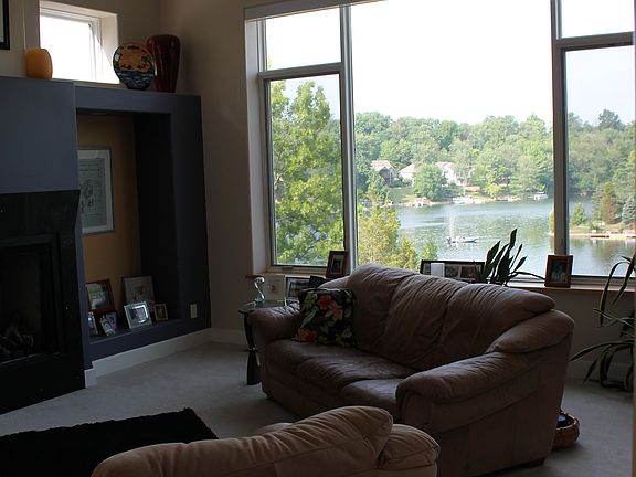 5th image of 20263 Longview Dr