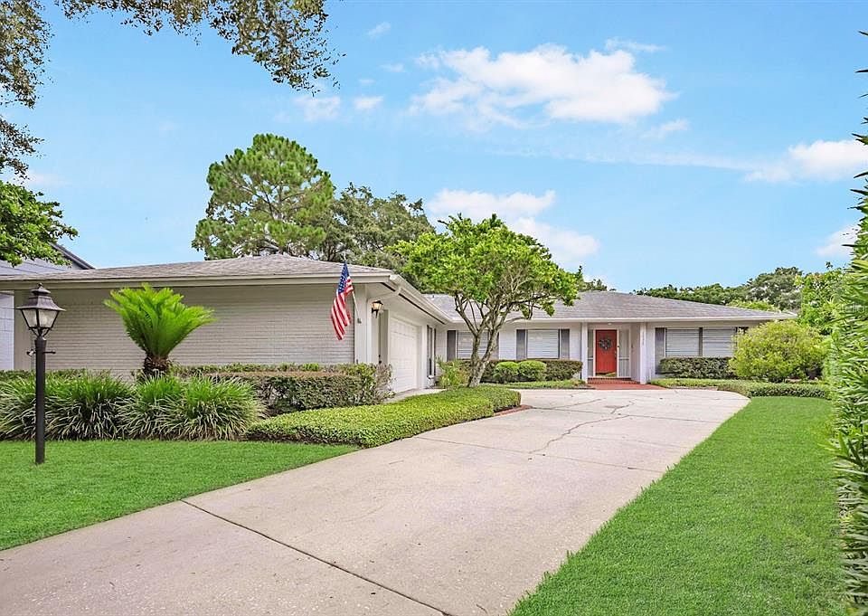 1st image of 10325 Reclinata Ln