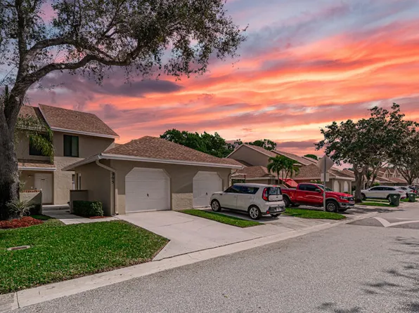 905 Maplewood Drive, Greenacres, FL 33415