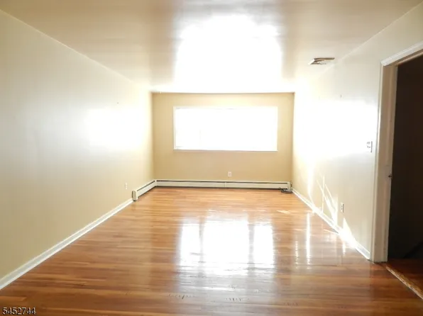 215 Buchanan Dr, Union Twp., NJ 07083