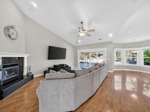 4th image of 4174 Winter Green Ct
