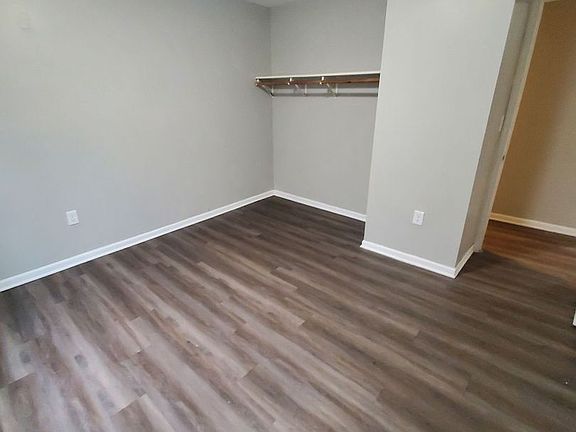 3rd image of 1305-1345 W Locust St #2866-45
