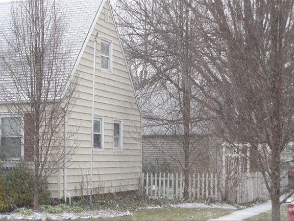 3rd image of 881 E 258th St