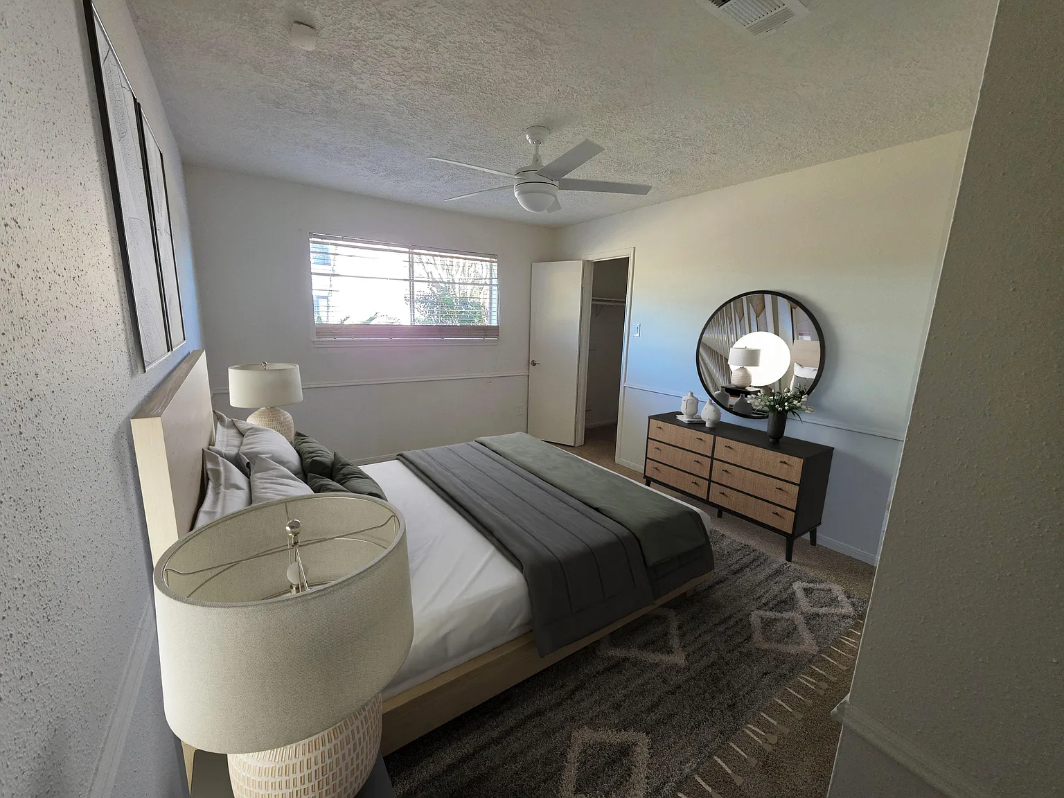 4 bed, 2.5 bath, 2633 sqft, $979 — Photo 1