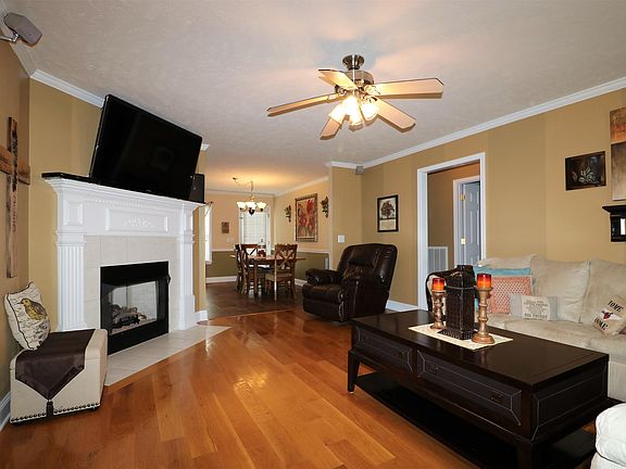 5th image of 104 Fawnfield Cir