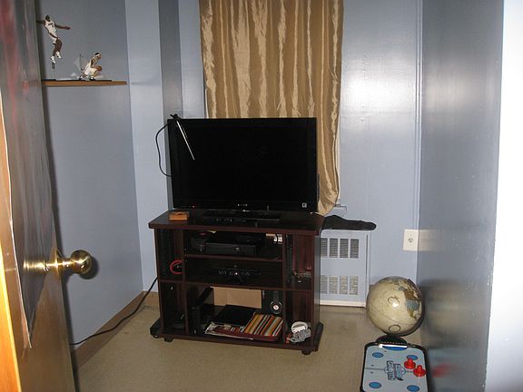 3rd image of 1238 Fulton Ave