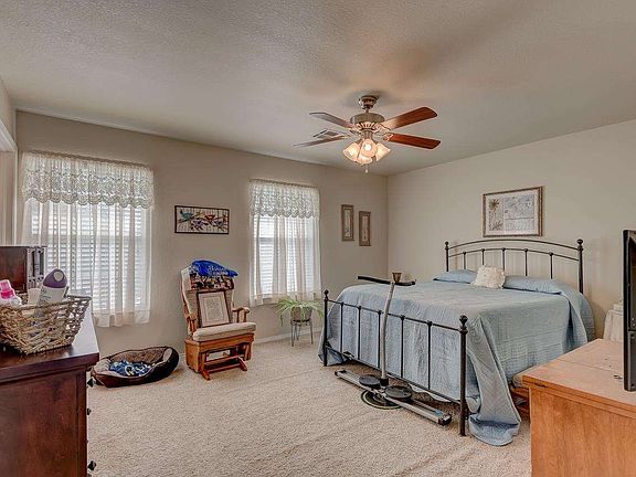 5th image of 2414 S Melissa Ln