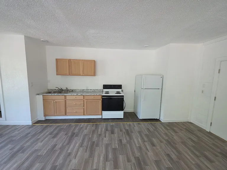 13451 Lakeshore Dr — Photo 6