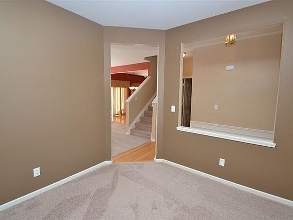 3rd image of 9766 Ravenshire Dr