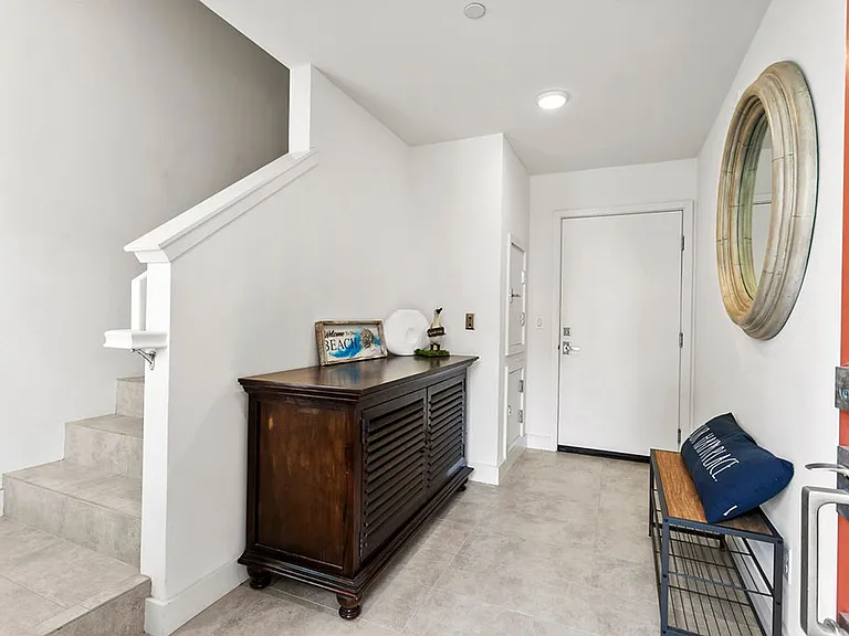 321 Doheny Way — Photo 4