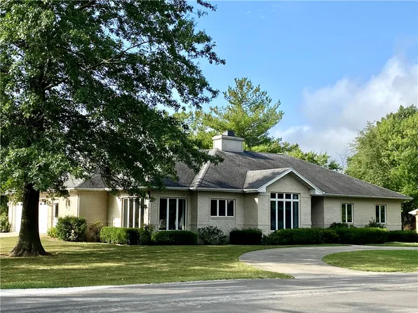 311 W 10th St, Neoga, IL 62447