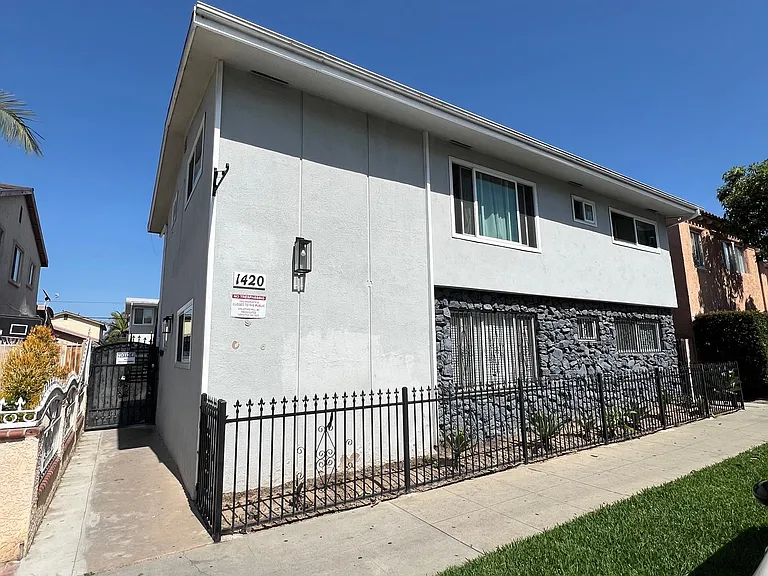 1420 Walnut Ave #8 — Photo 9