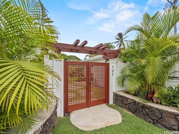 121 Kaha St, Kailua, HI 96734