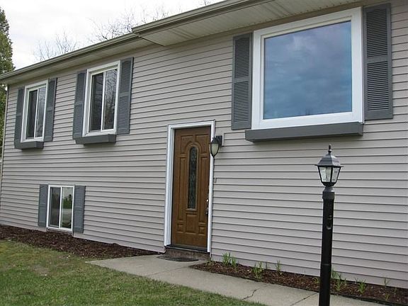 2nd image of 3223 W 76th Ln