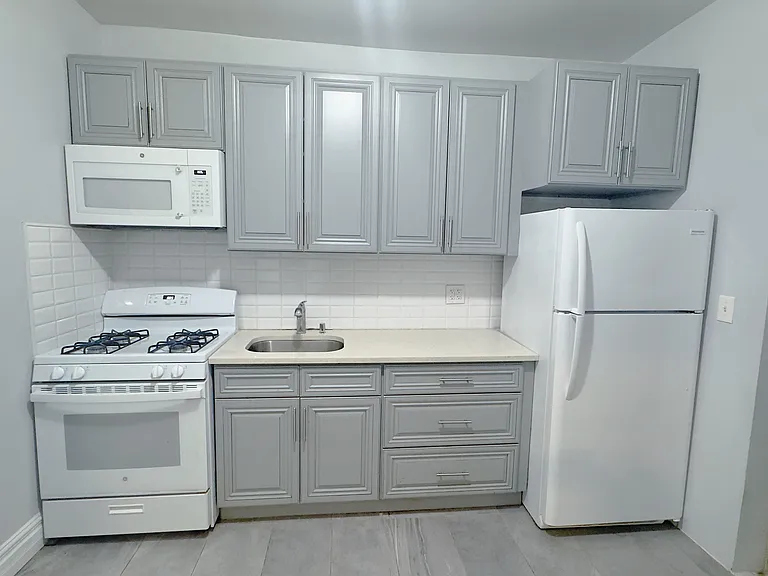 23-17 24th Ave #2 — Photo 6
